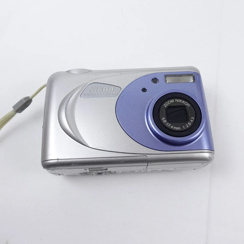 Nikon CoolPix E2000 2.0 Megapixel Digital Camera w/Memory Card Tested CIB